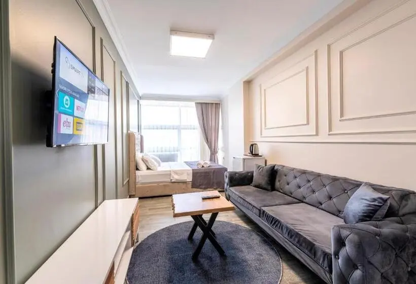 اتاق اکونومی, Royal Luxury Hotels Suites