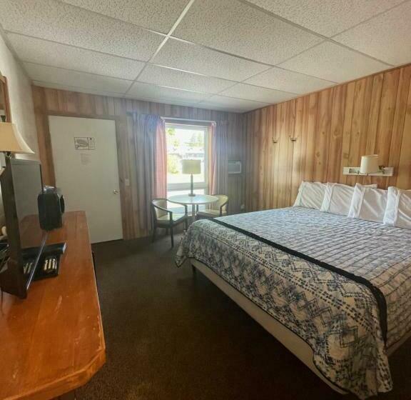 חדר סטנדרט עם מיטת קינג, Park Motel And Cabins
