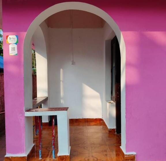 اتاق استاندارد, Happy Land