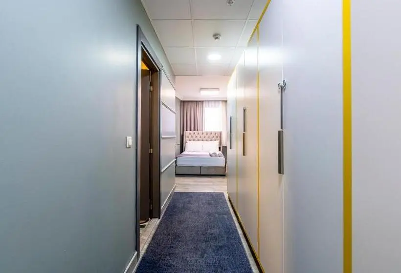 اتاق اکونومی, Royal Luxury Hotels Suites