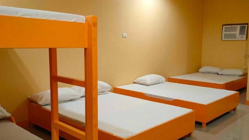 Habitació Familiar Deluxe, Catarman Travellers Inn