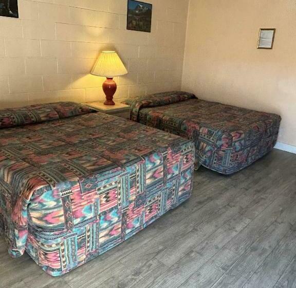 Номер Стандарт, Road Runner Motel Merritt Bc