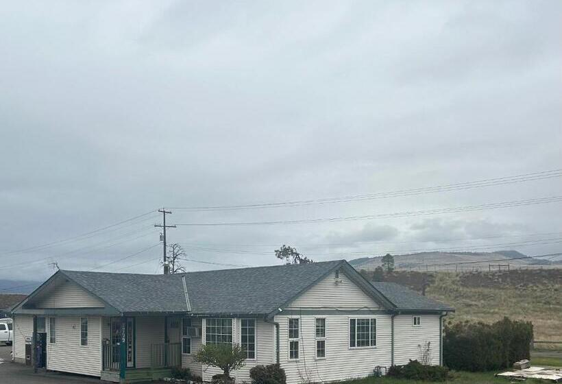 四人标准间, Road Runner Motel Merritt Bc