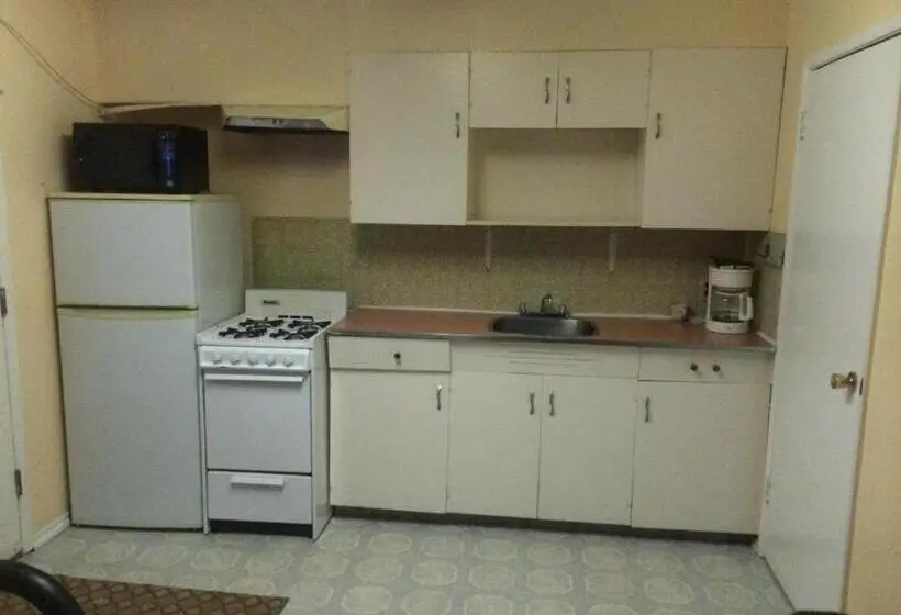 スタンダード４人部屋, Road Runner Motel Merritt Bc