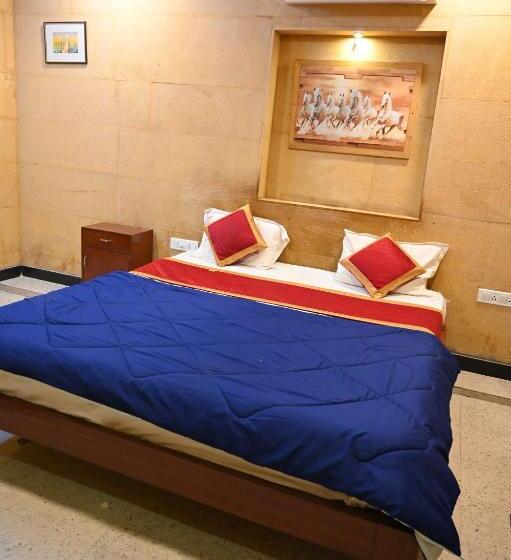 Номер Deluxe, Jaisalmer Bhagyashree
