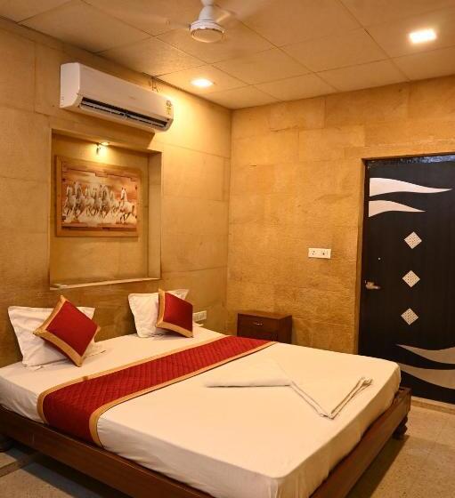Номер Deluxe, Jaisalmer Bhagyashree