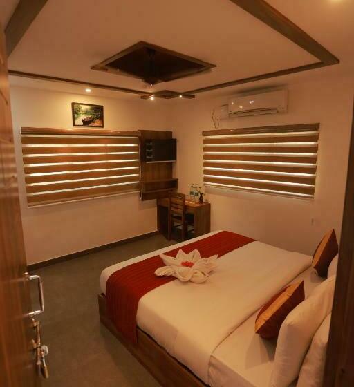 اتاق لوکس, Malavikas Black Beach Resort