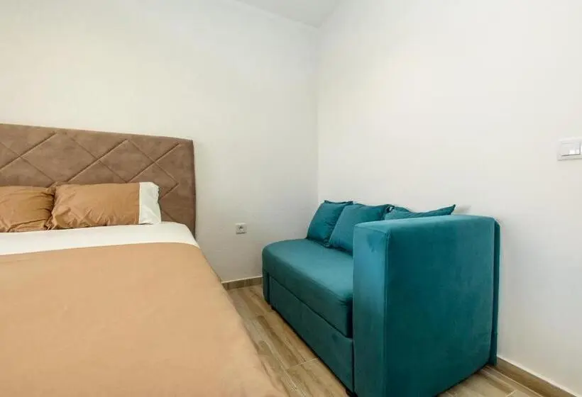 اتاق استاندارد, Deron Apartments