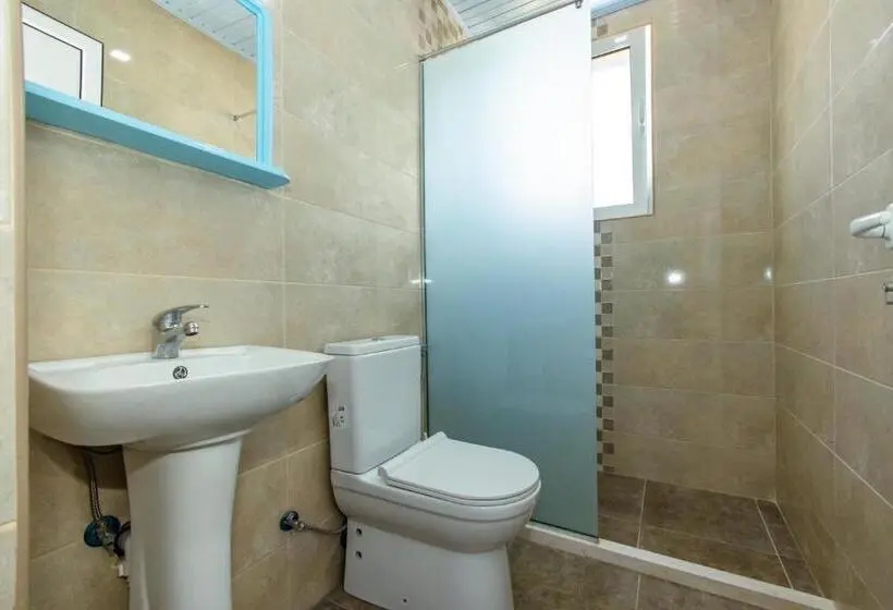 اتاق سوپریور خانوادگی, Deron Apartments
