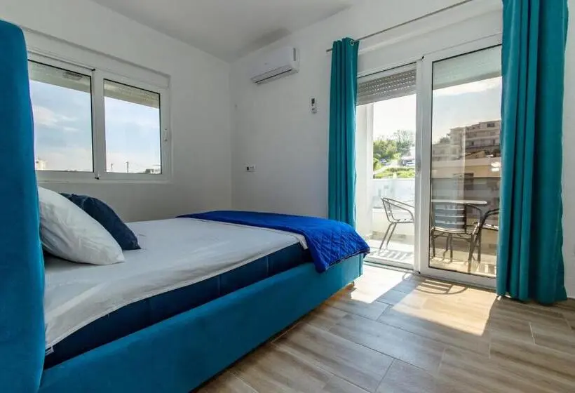 اتاق سوپریور خانوادگی, Deron Apartments