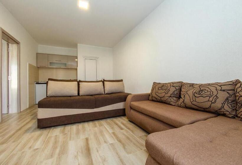 اتاق استاندارد با چشم‌انداز باغ, Deron Apartments