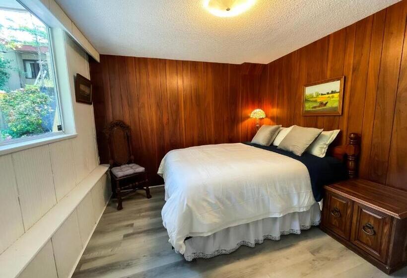 Люкс с Бассейном, The Rhodo Place