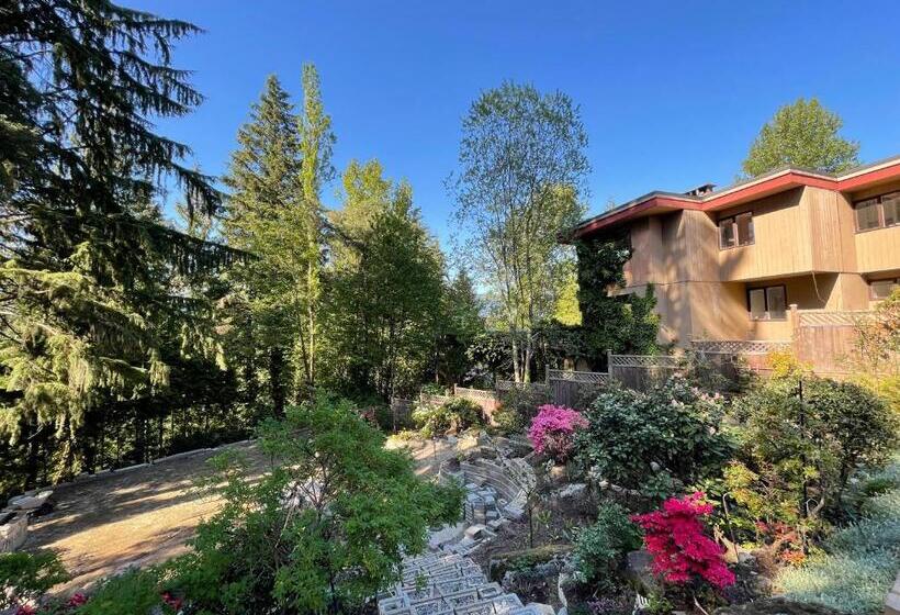 Люкс с Бассейном, The Rhodo Place