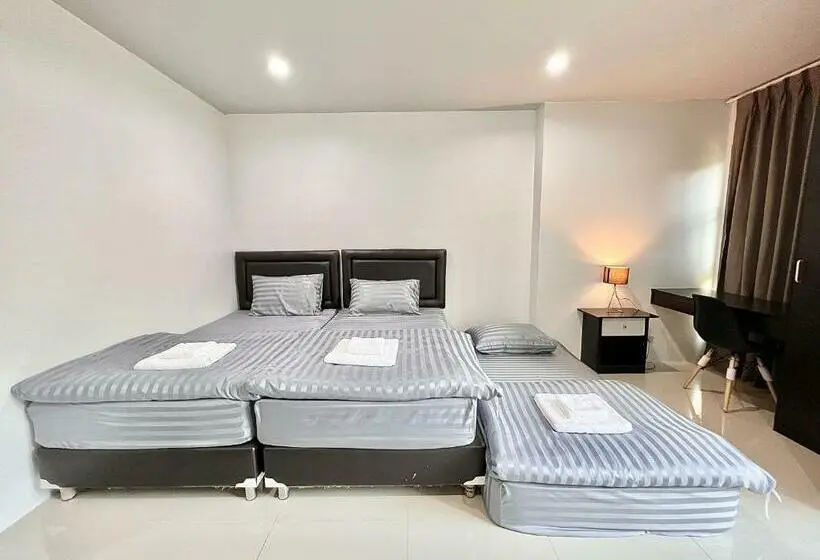 スタンダードトリプルルーム, Area15 Hotel & Apartment