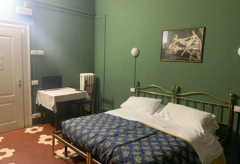 Chambre Deluxe, Leon Doro