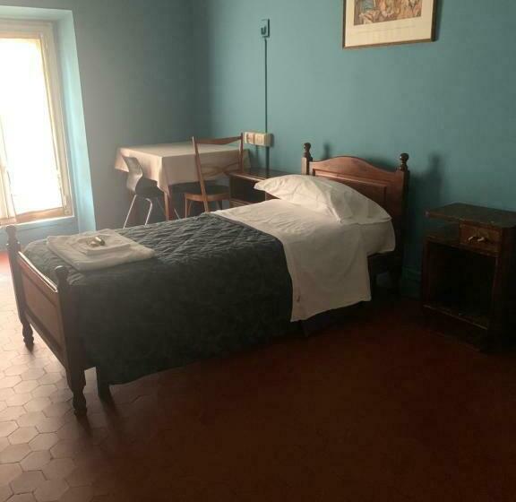 Chambre Standard Individuelle Salle de Bains Commune, Leon Doro