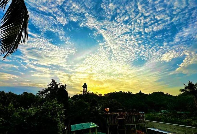 اتاق خانوادگی با چشم‌انداز کوه, Modern Resort