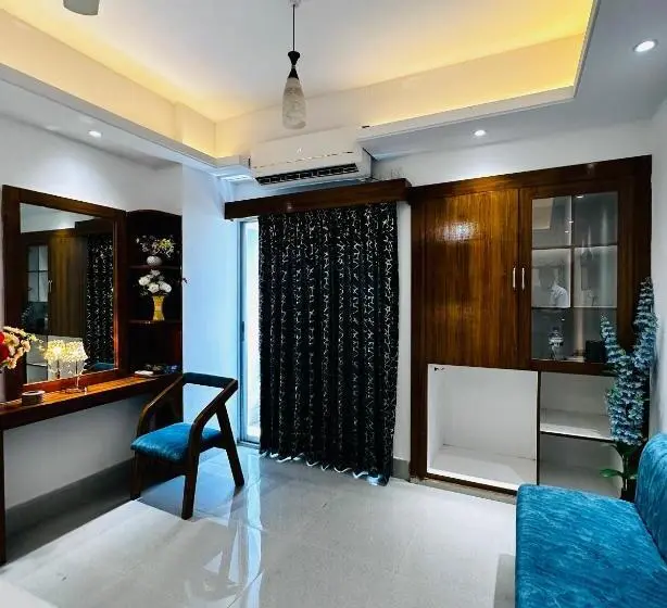 اتاق لوکس با بالکن و چشم‌انداز دریا, Modern Resort