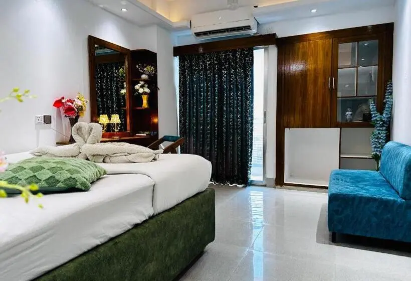 اتاق لوکس با بالکن و چشم‌انداز دریا, Modern Resort