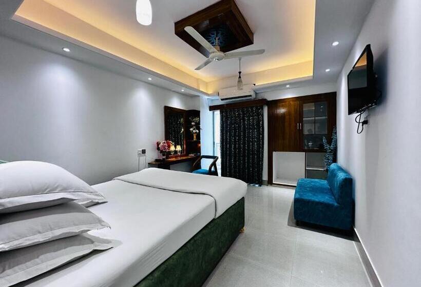 اتاق لوکس با بالکن و چشم‌انداز دریا, Modern Resort