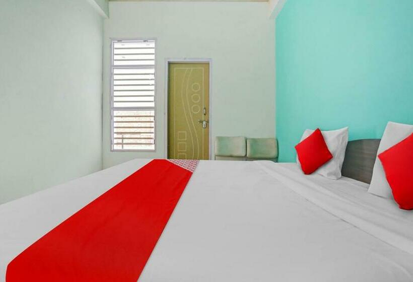 חדר קלאסי לשלושה, Oyo Flagship 81193 Om