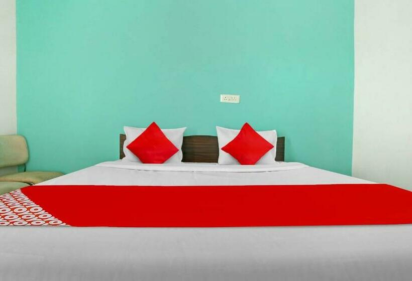 חדר קלאסי לשלושה, Oyo Flagship 81193 Om