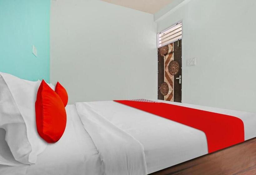 חדר קלאסי לשלושה, Oyo Flagship 81193 Om