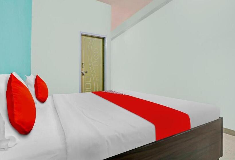 חדר קלאסי לשלושה, Oyo Flagship 81193 Om