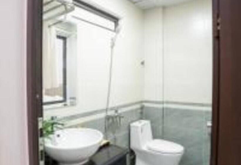 اتاق سوپریور, Vsana Vu Son