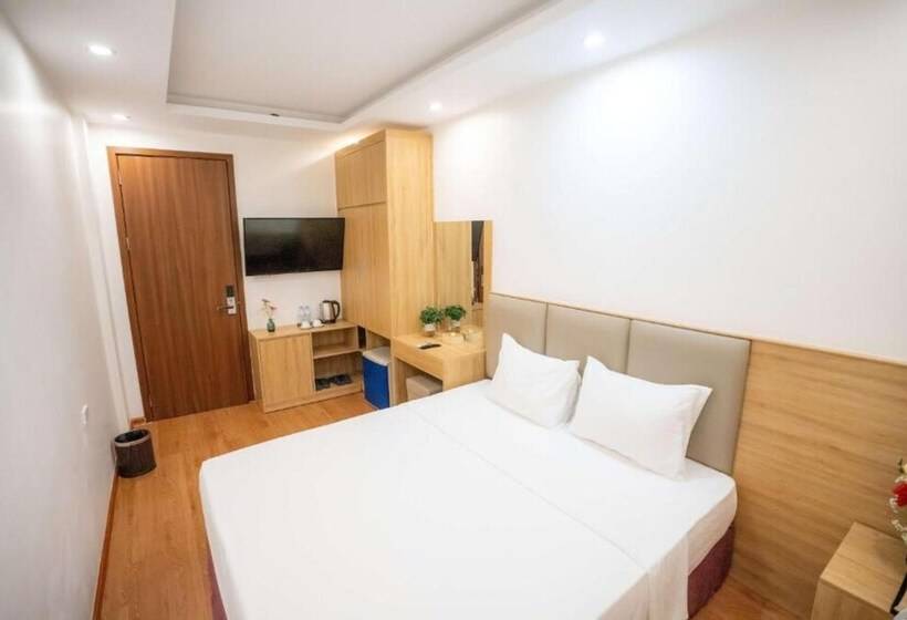 اتاق سوپریور, Vsana Vu Son