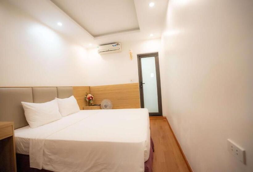 اتاق سوپریور, Vsana Vu Son