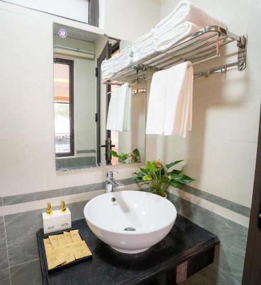 اتاق سوپریور چهار تخته, Vsana Vu Son