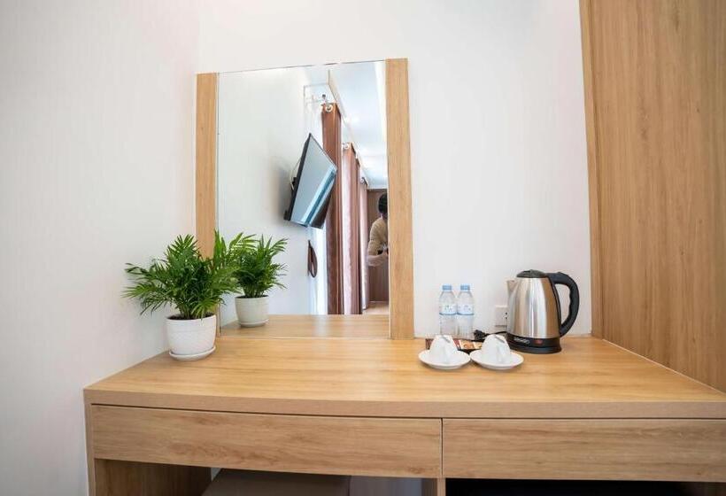 اتاق لوکس, Vsana Vu Son