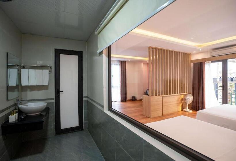 اتاق لوکس چهار تخته, Vsana Vu Son