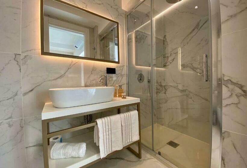 Tengerre Néző Standard Szoba Erkéllyel, Salemare Rooms & Suites