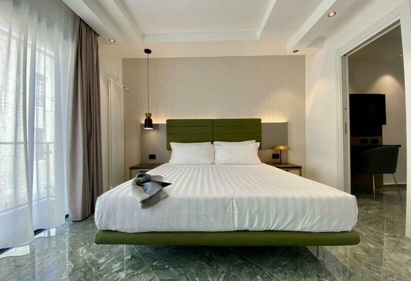 Tengerre Néző Lakosztály, Salemare Rooms & Suites