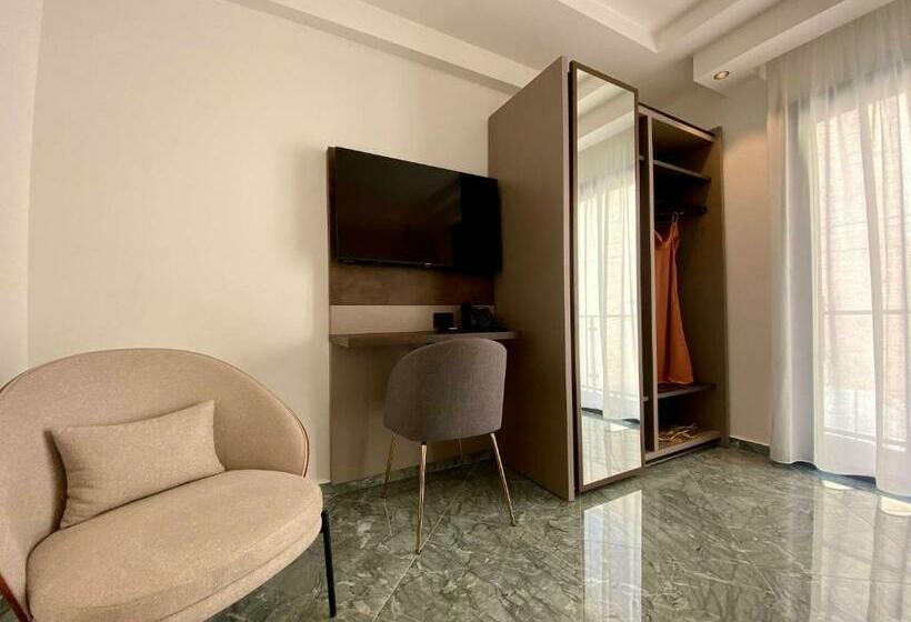 Tengerre Néző Lakosztály, Salemare Rooms & Suites