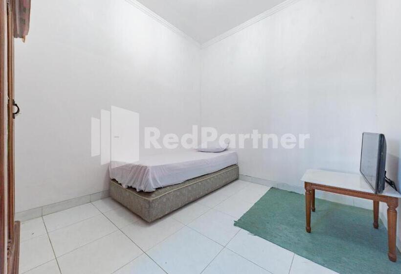 Standard Enkelrum, Biru Homestay Bandung Mitra Reddoorz