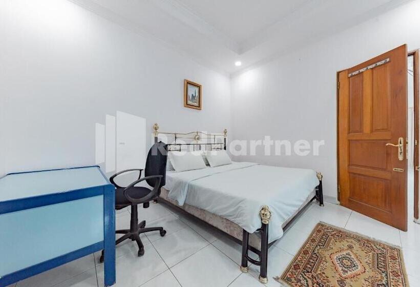 Svit, Biru Homestay Bandung Mitra Reddoorz