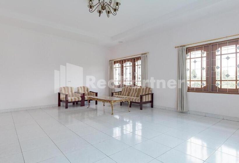 Svit, Biru Homestay Bandung Mitra Reddoorz