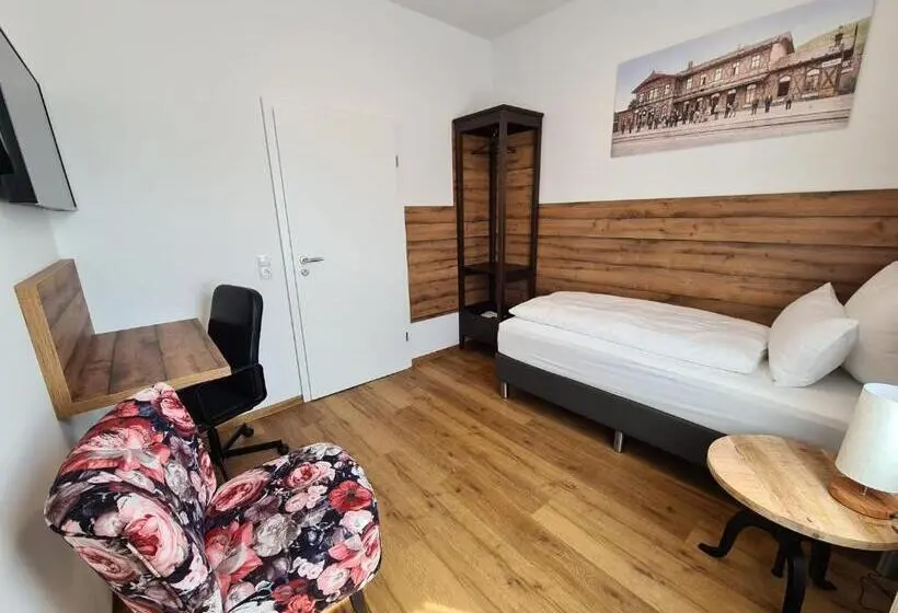 Standard Yhden Hengen Huone, Gleis 3viertel Jena