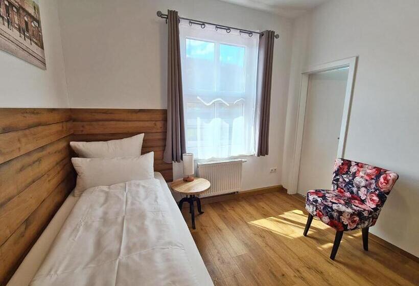 Quarto Estandar Individual, Gleis 3viertel Jena