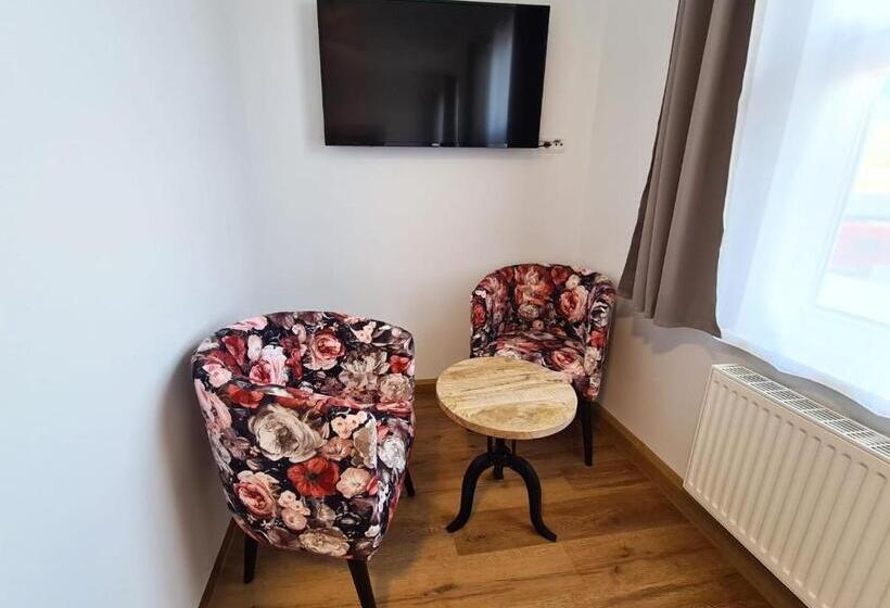 Quarto Estandar, Gleis 3viertel Jena