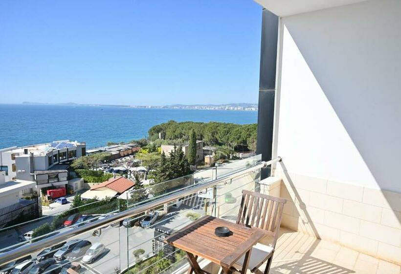 Номер Deluxe Вид на Море с Балконом, Thea