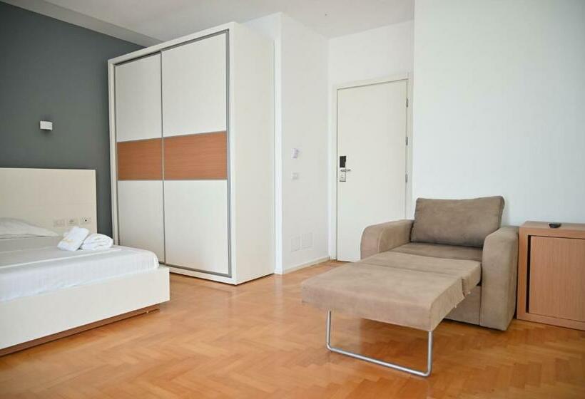 Трехместный Номер Deluxe Вид на Море, Thea