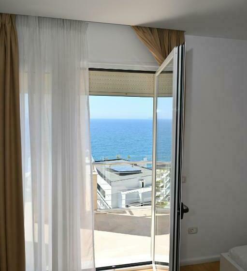 Трехместный Номер Deluxe Вид на Море, Thea