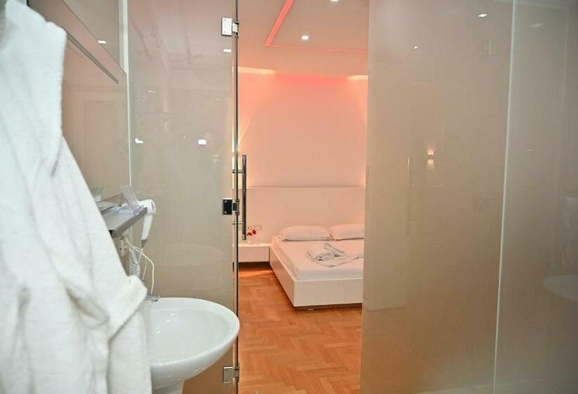 Семейный Номер Deluxe, Thea