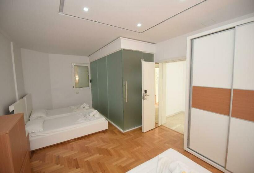 Семейный Номер Deluxe, Thea