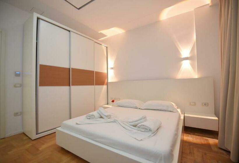 Семейный Номер Deluxe, Thea