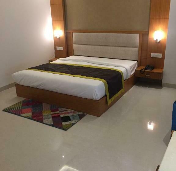 חדר סטנדרט, Transit Near Delhi Airport